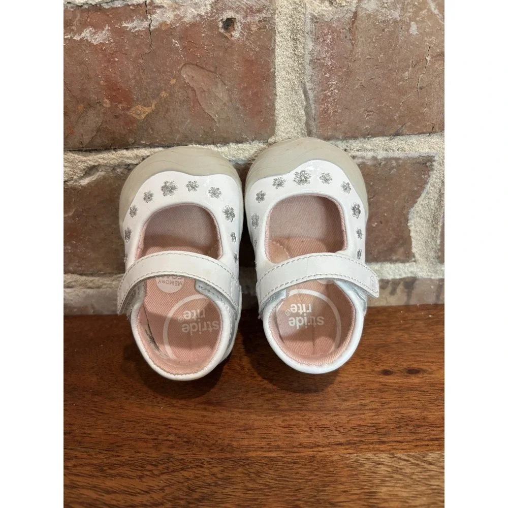 Stride Rite Mira Infant Size 2M Girls White Leather Floral Shoes Mary Jane